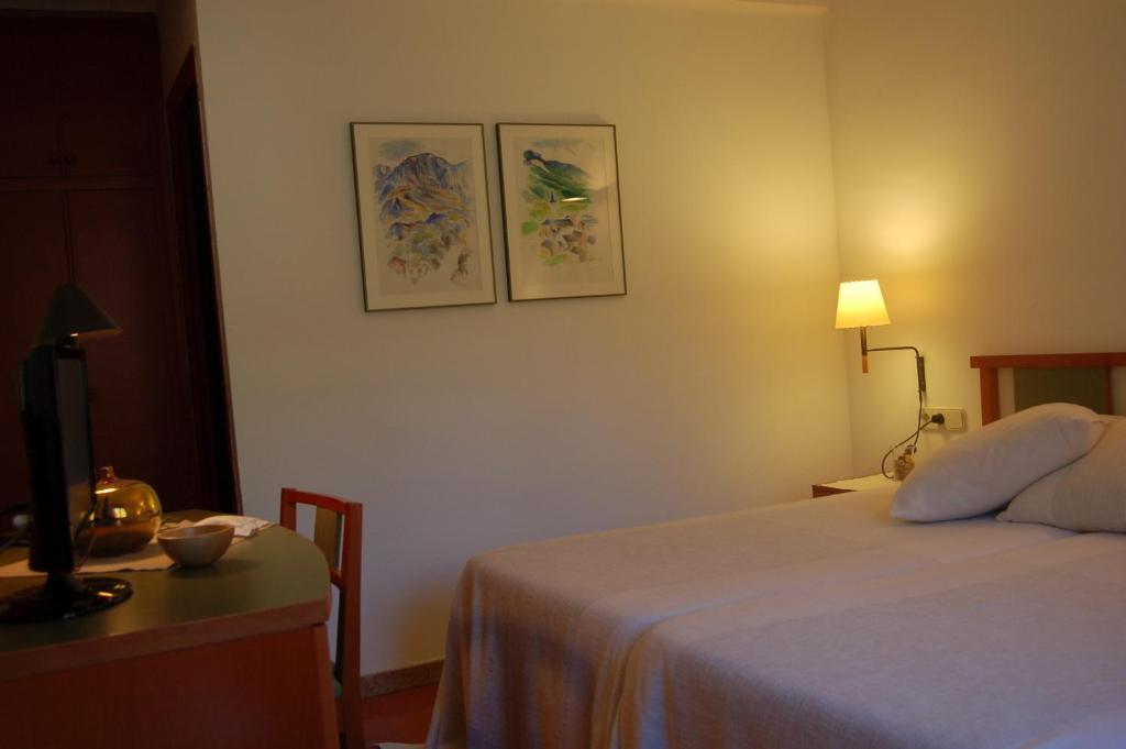 Hotel Vall Ferrera Areu Buitenkant foto