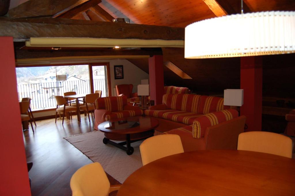 Hotel Vall Ferrera Areu Buitenkant foto
